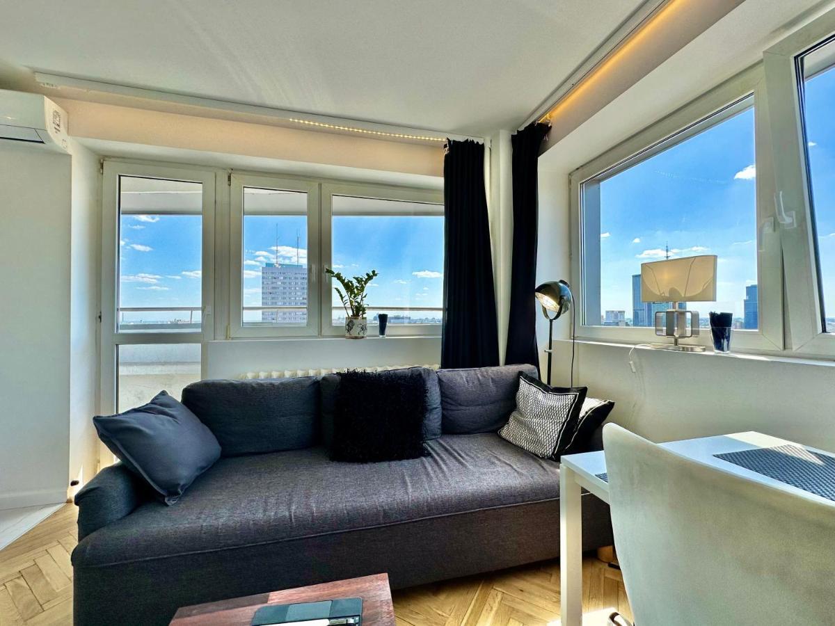 Platinum Metro X2 Wifi 350 Mbs Netflix Hbo Appletv Apartment Warschau